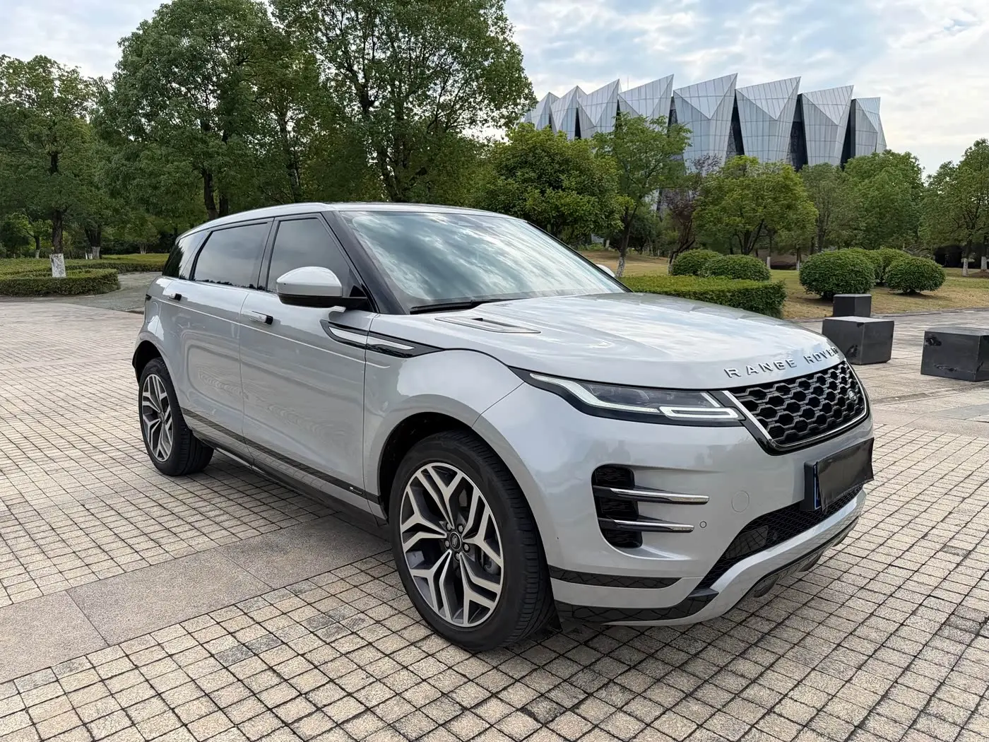 Land Rover Range Rover Evoque 2022 — Фото 3/16