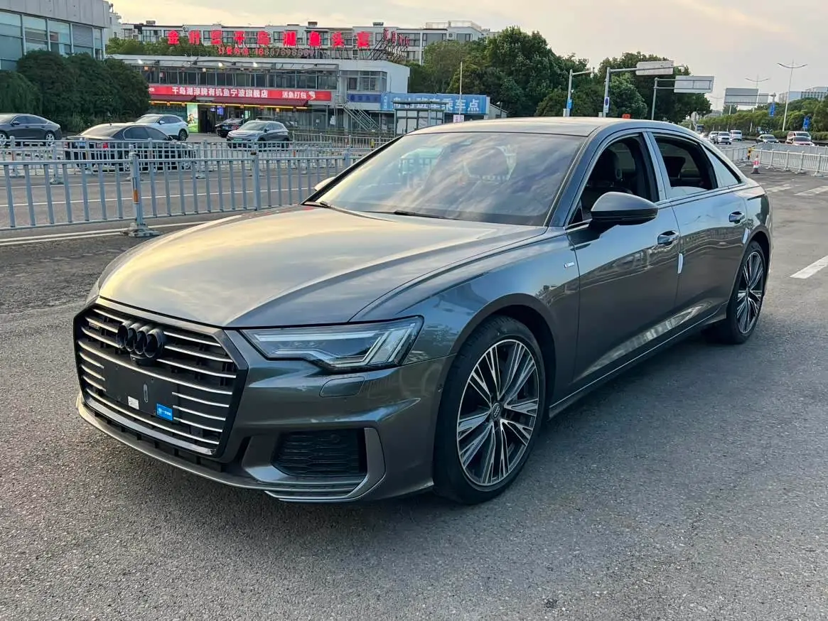 Audi A6L 2020 — Фото 1/17