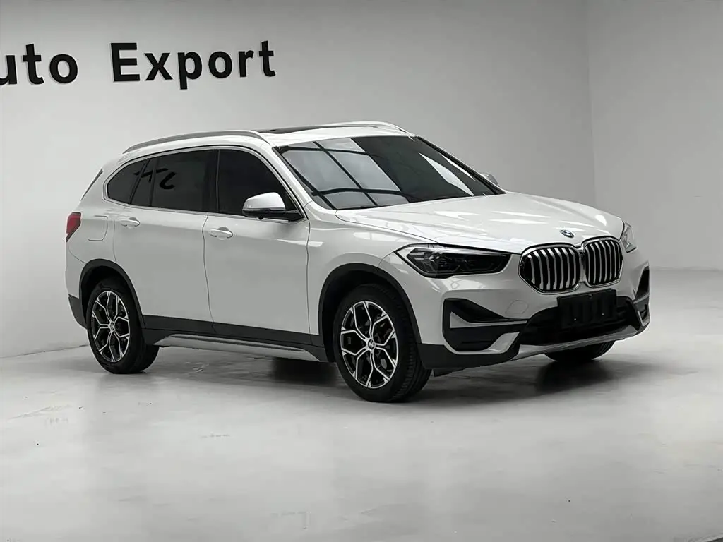 BMW X1 2022 — Фото 3/20