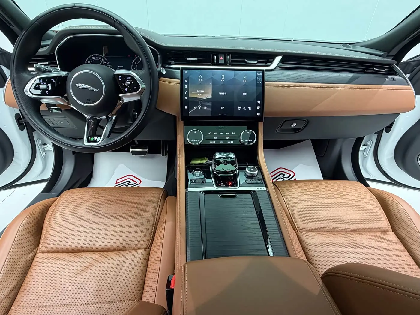 Jaguar XFL 2024 — Фото 18/20