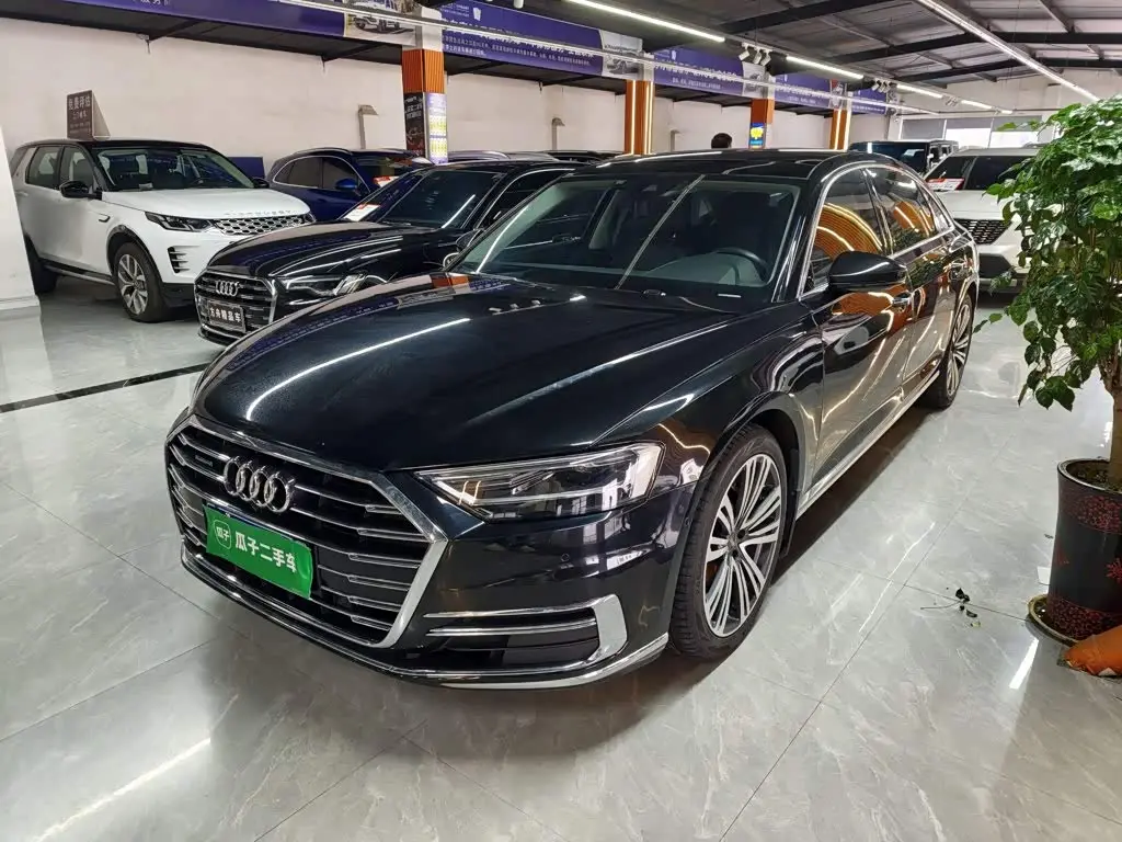 Audi A8 2020 — Фото 1/20