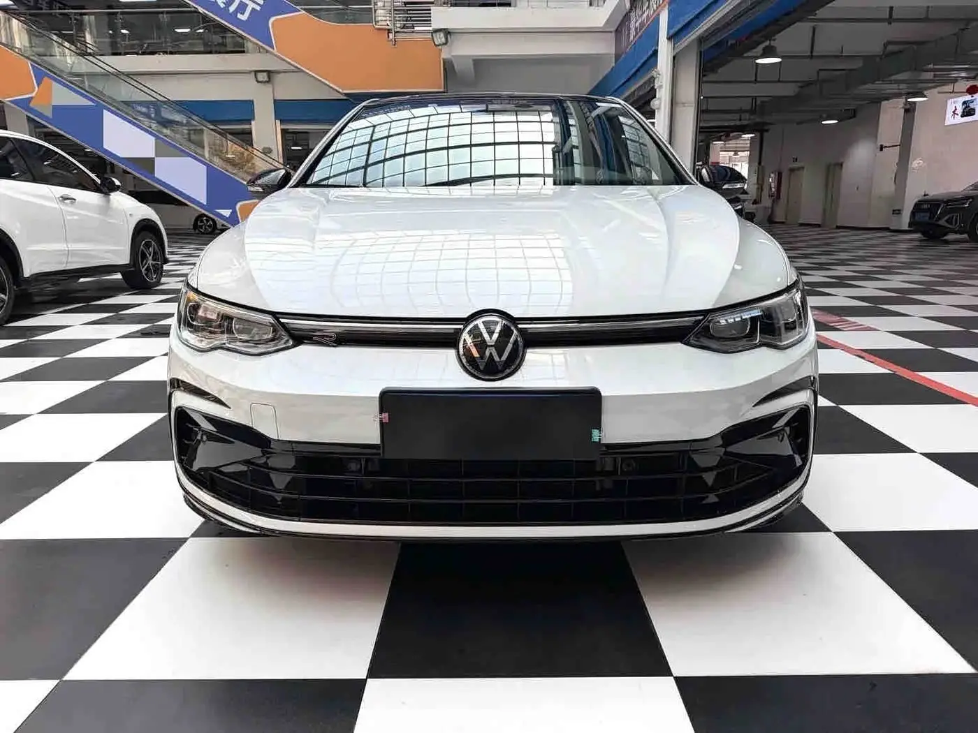 Volkswagen Golf 2022 — Photo 2/19