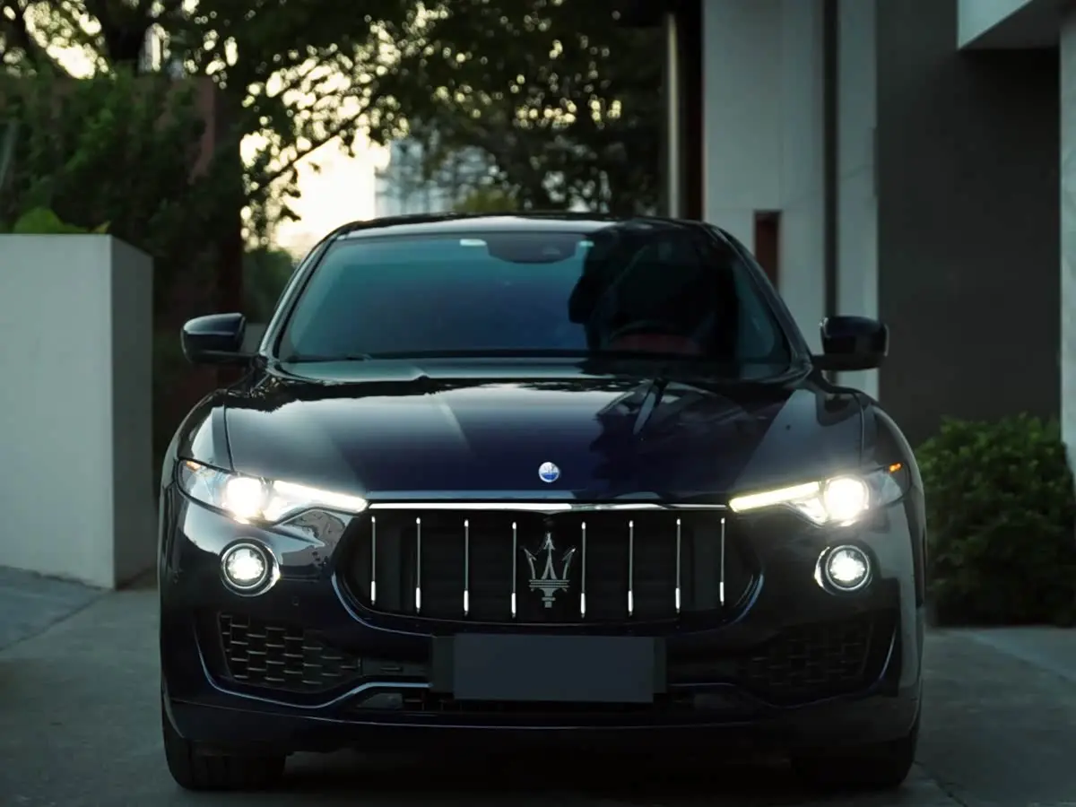 Maserati Levante 2019 — Фото 2/16