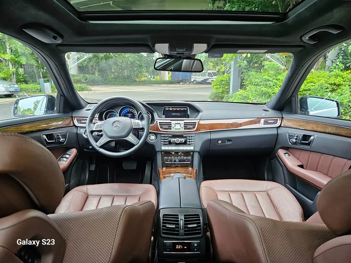 Mercedes-Benz E-Class 2014 — Фото 11/19