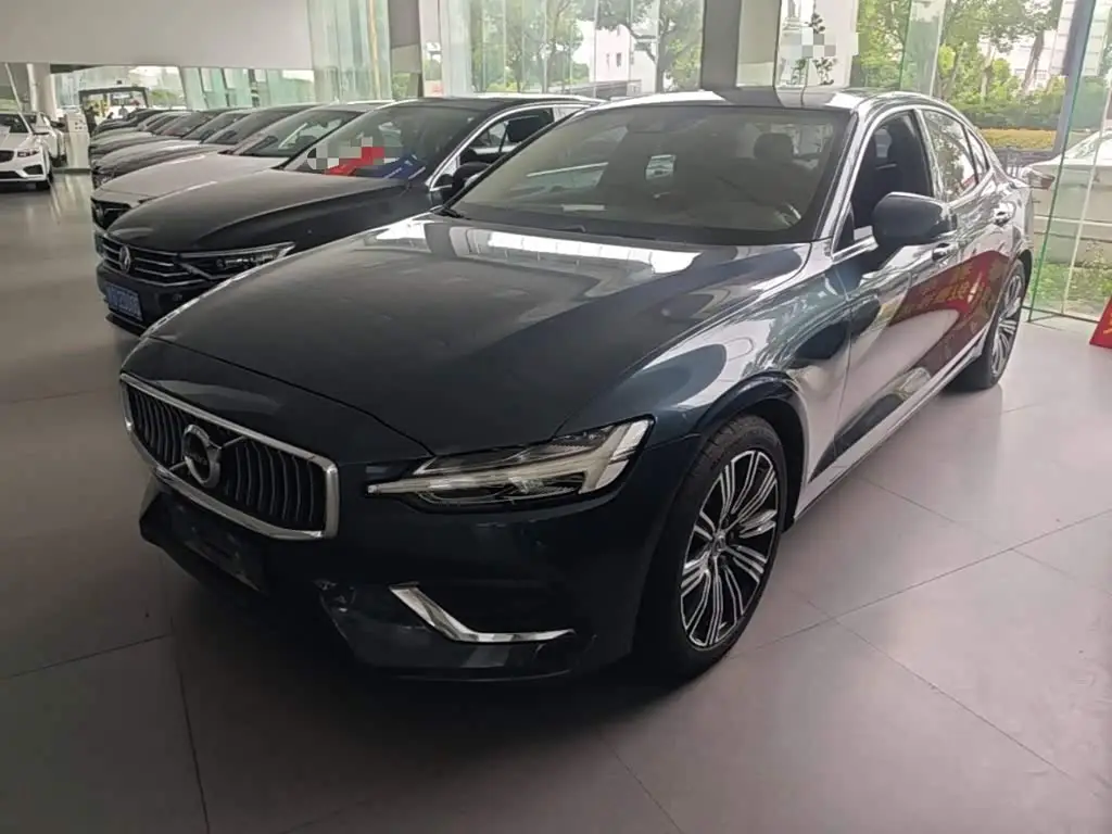 Volvo S60, 2022