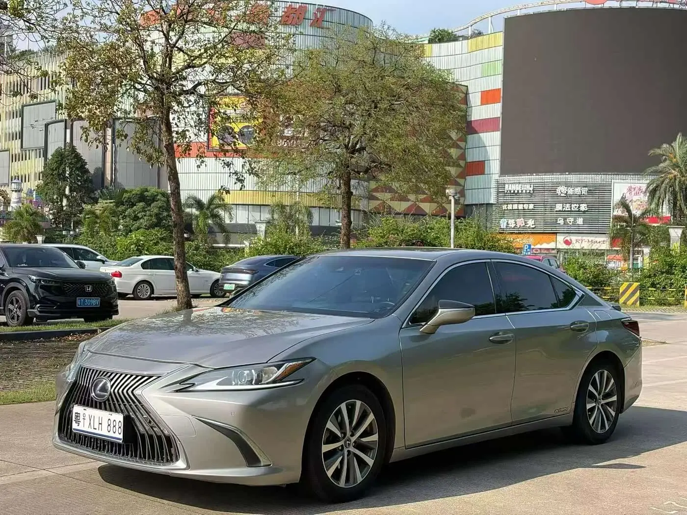 Lexus ES 2021 — Şəkil 1/9