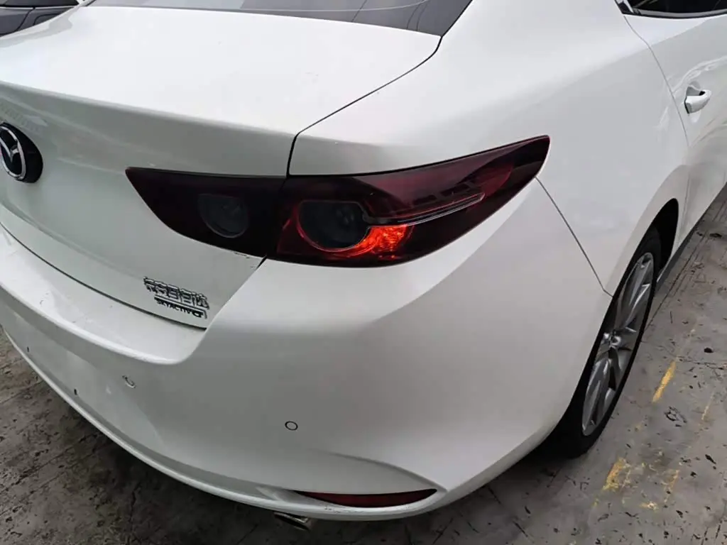 Mazda Mazda3 Axela 2025 — Photo 8/20