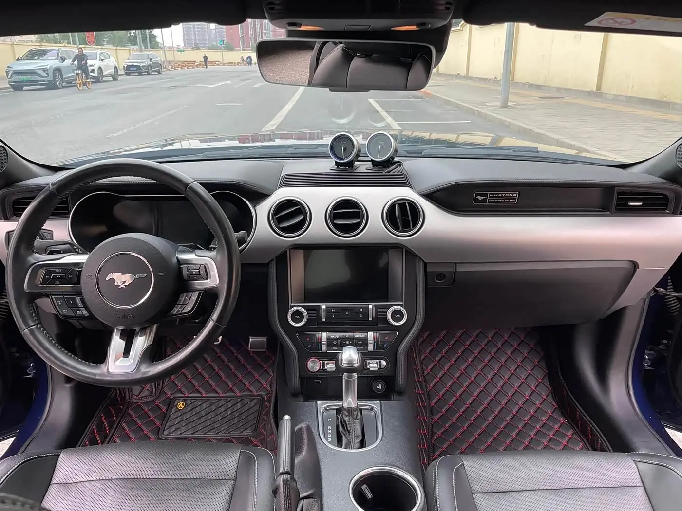 Ford Mustang 2021 — Photo 13/17