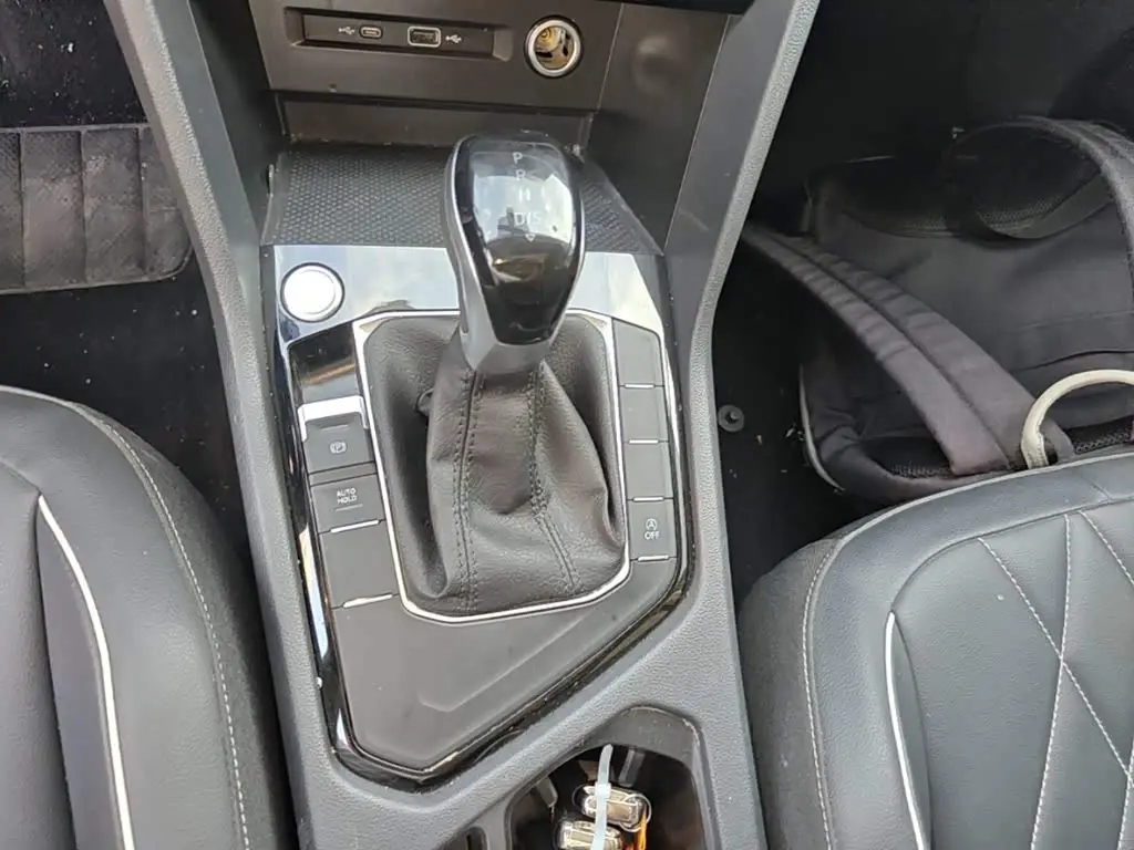Volkswagen Tiguan L 2024 — Photo 14/20
