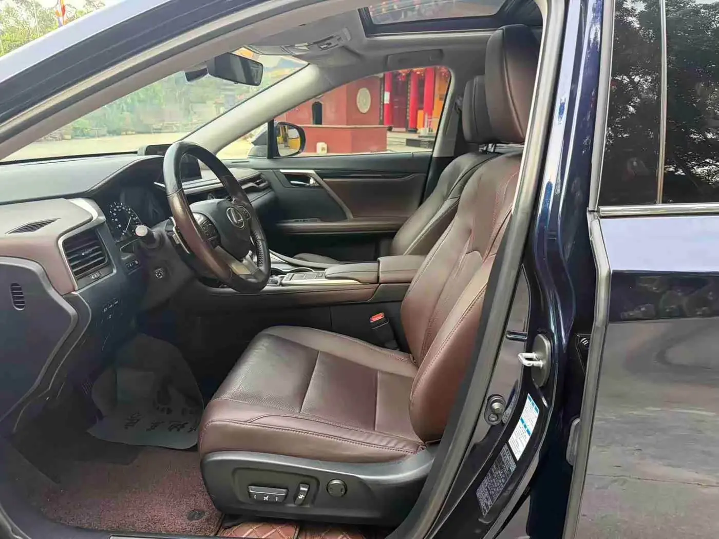 Lexus RX 2022 — Photo 4/9