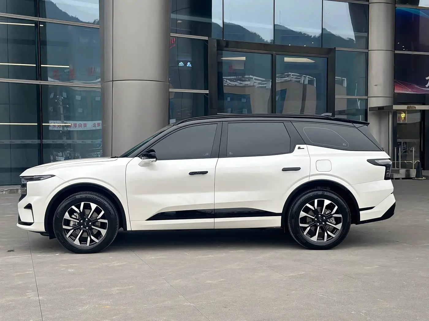 Ford Edge 2025 — Şəkil 4/20