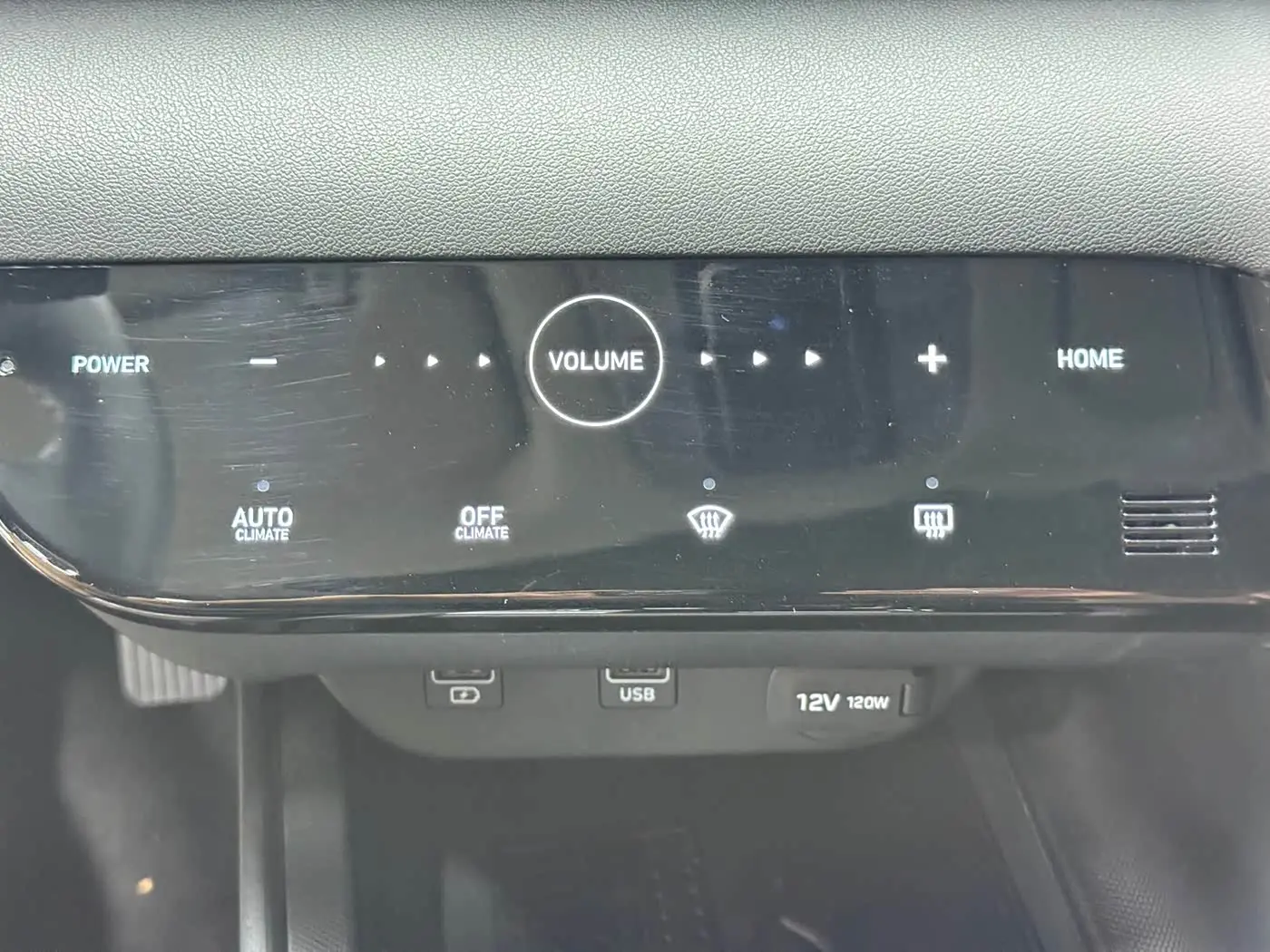 Hyundai Elantra 2023 — Фото 10/20
