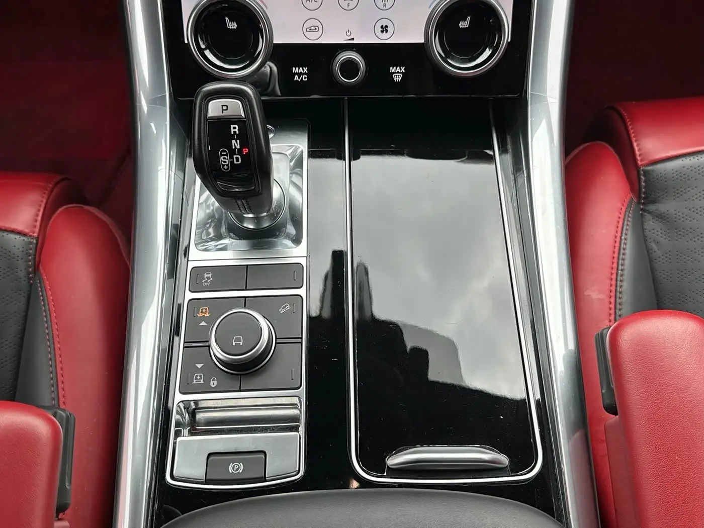 Land Rover Range Rover Sport 2018 — Фото 17/18