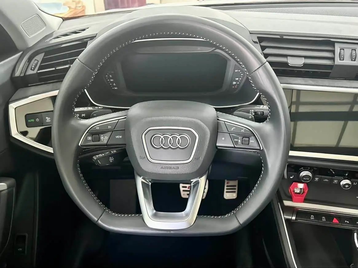 Audi Q3 2022 — Şəkil 12/20