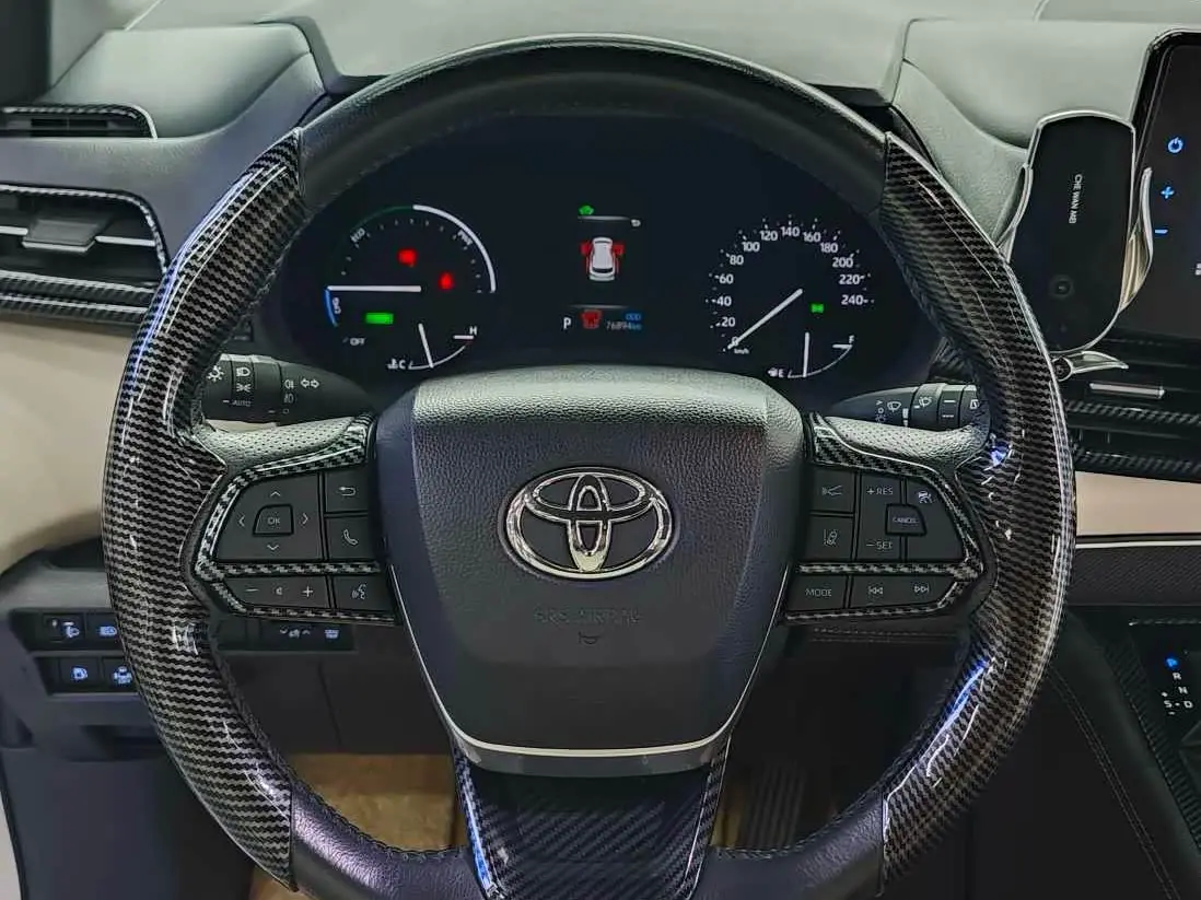 Toyota Sienna 2023 — Photo 12/20