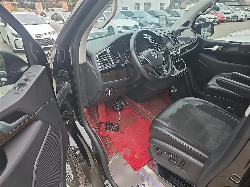 Volkswagen Multivan 2019 — Photo 12/20