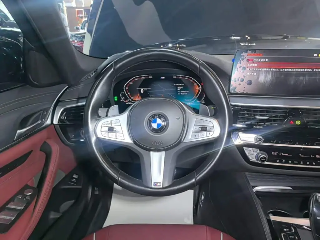 BMW 5 Series 2023 — Фото 11/20