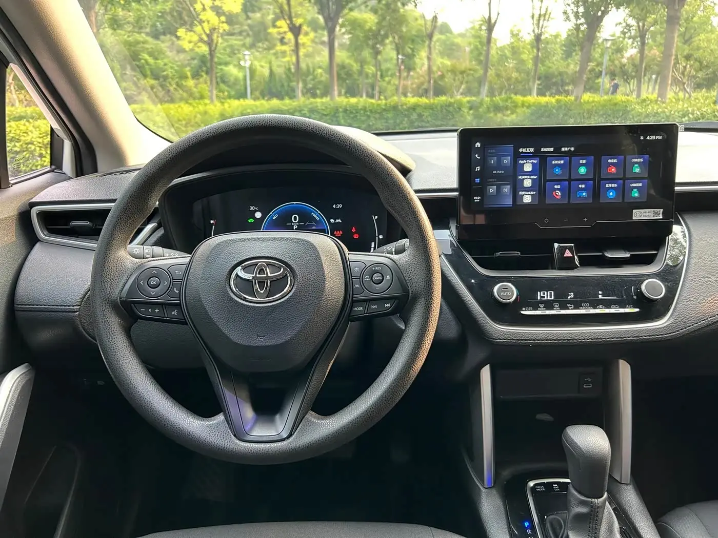 Toyota Corolla Cross 2024 — ფოტო 7/13