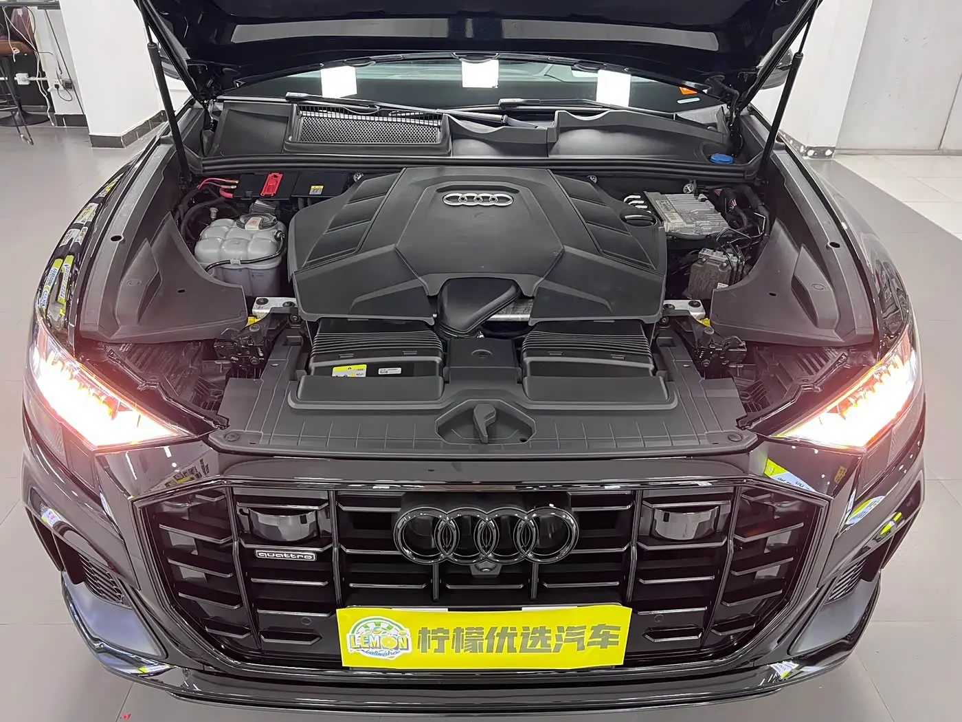 Audi Q8 2021 — Şəkil 12/20