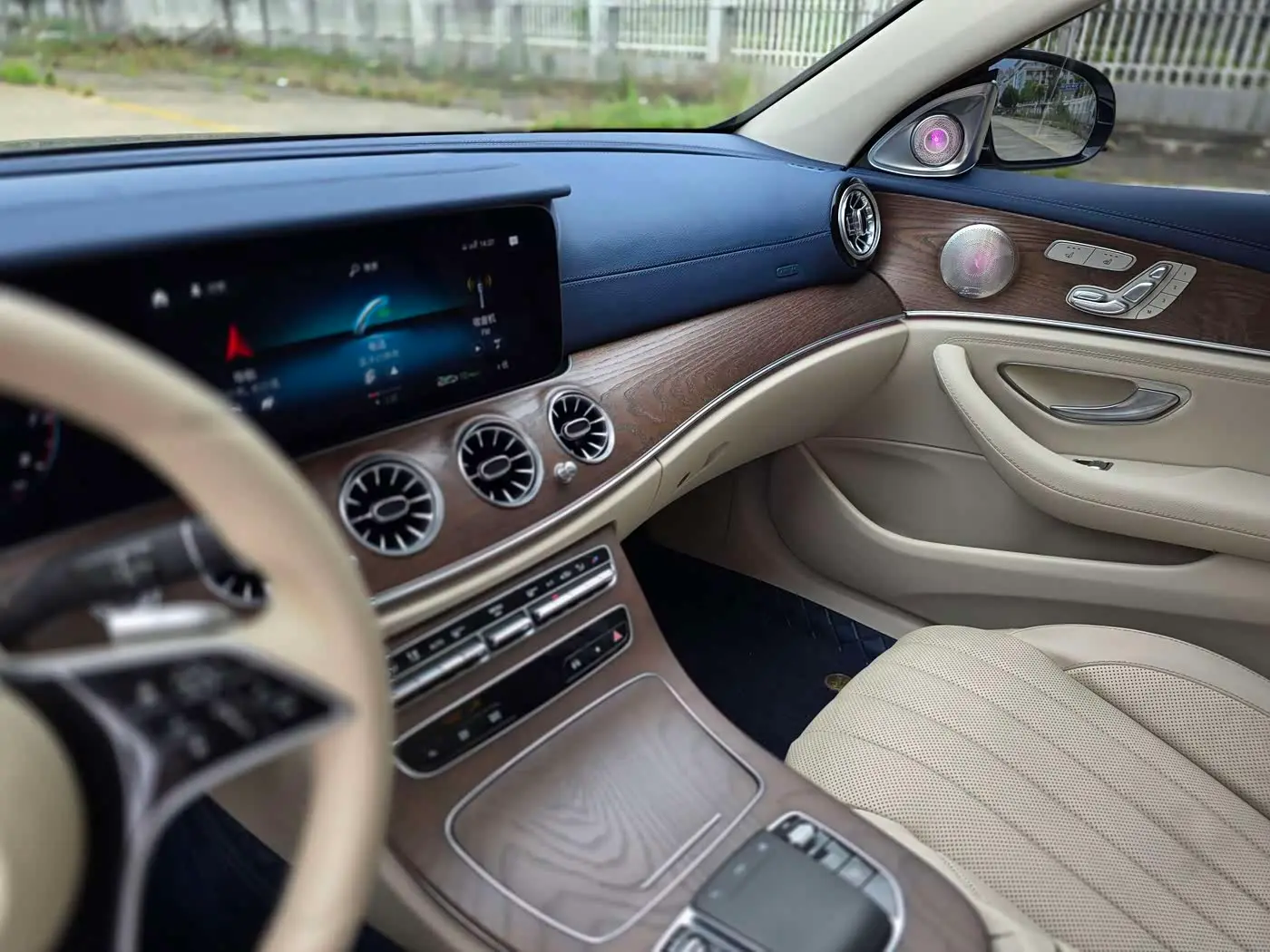 Mercedes-Benz E-Class 2021 — Photo 16/20
