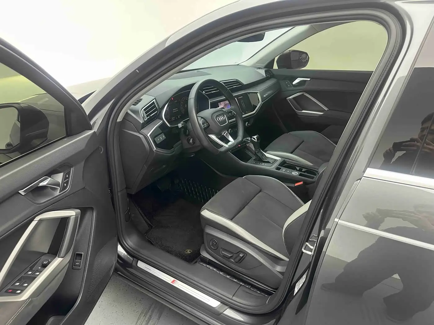 Audi Q3 2022 — Photo 9/20