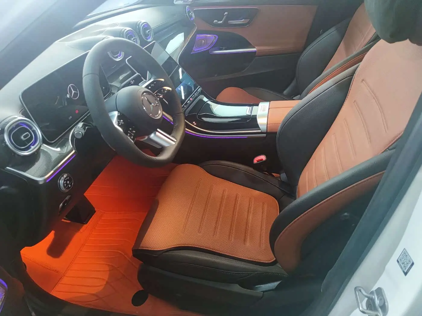 Mercedes-Benz C-Class 2024 — Photo 4/20