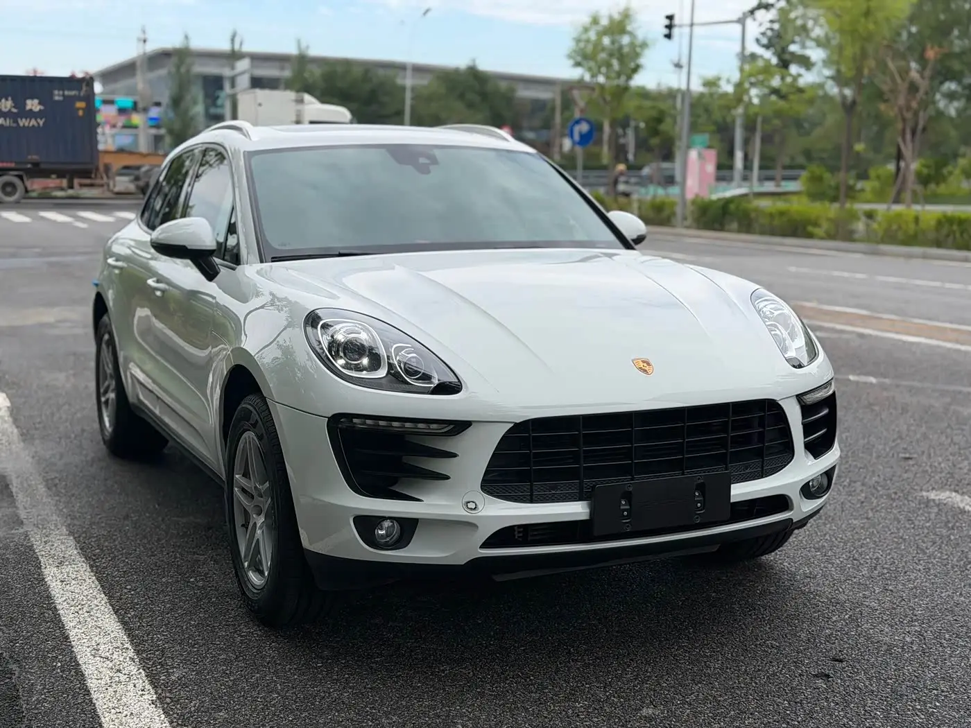 Porsche Macan 2018 — Photo 6/20