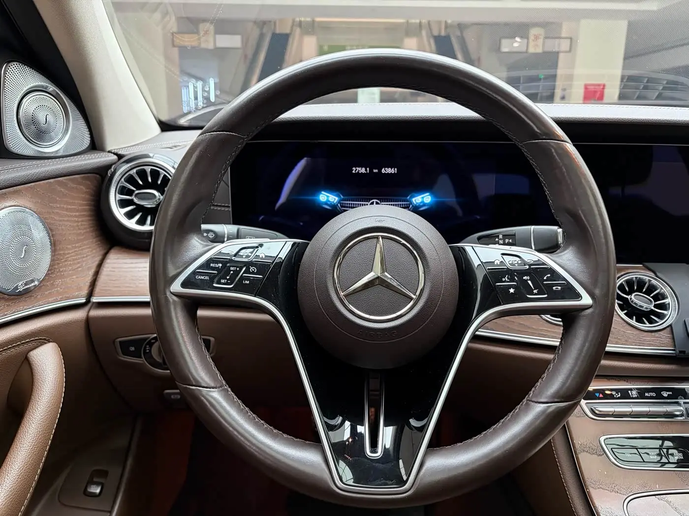Mercedes-Benz E-Class 2021 — Photo 10/18