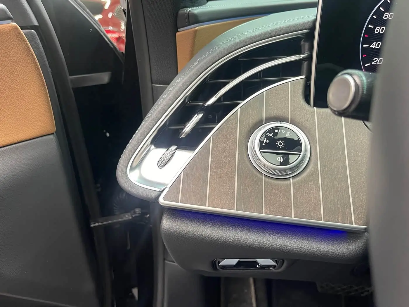 Mercedes-Benz E-Class 2024 — Photo 20/20