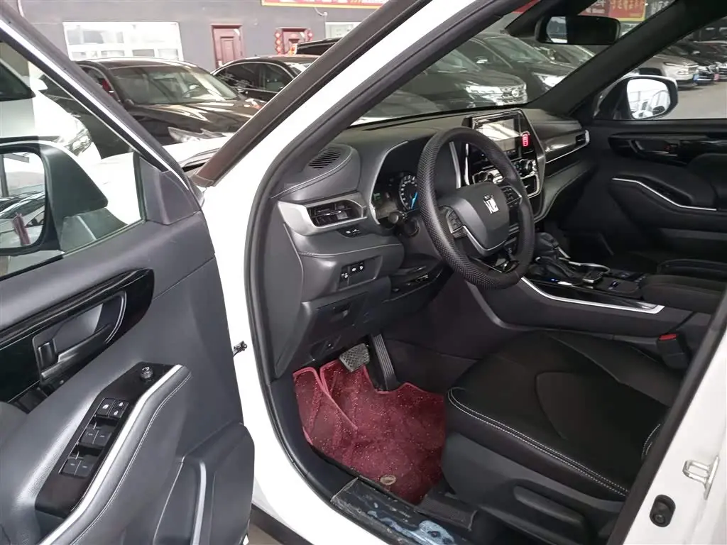 Toyota Crown Kluger 2021 — Photo 12/20