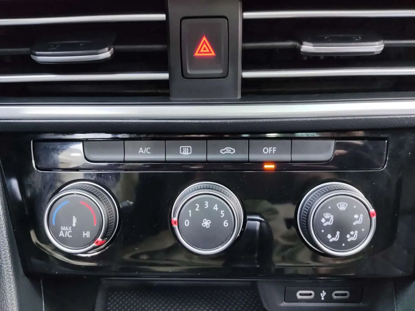 Volkswagen Sagitar 2022 — Photo 16/19