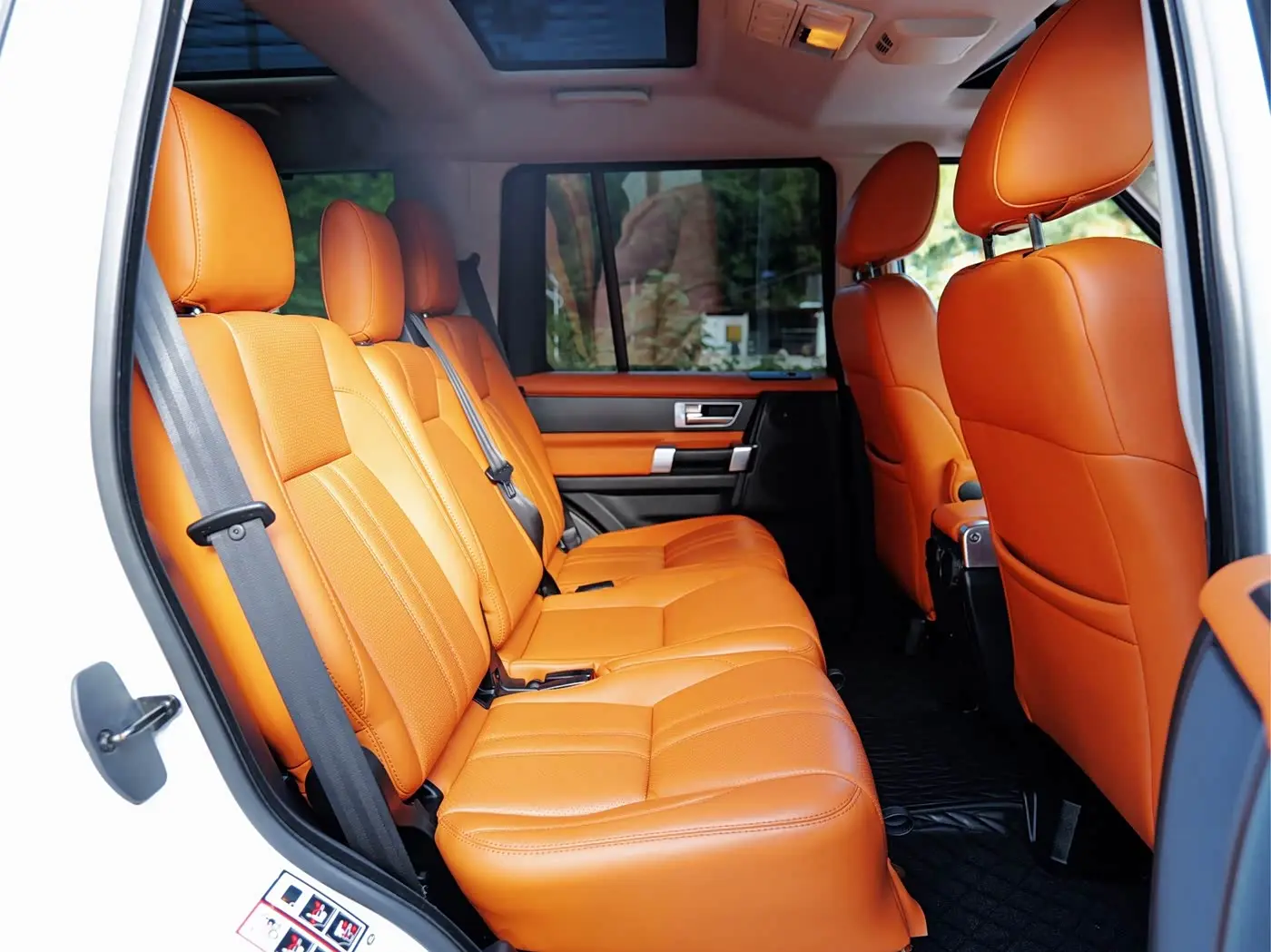 Land Rover Discovery 2016 — Photo 9/10