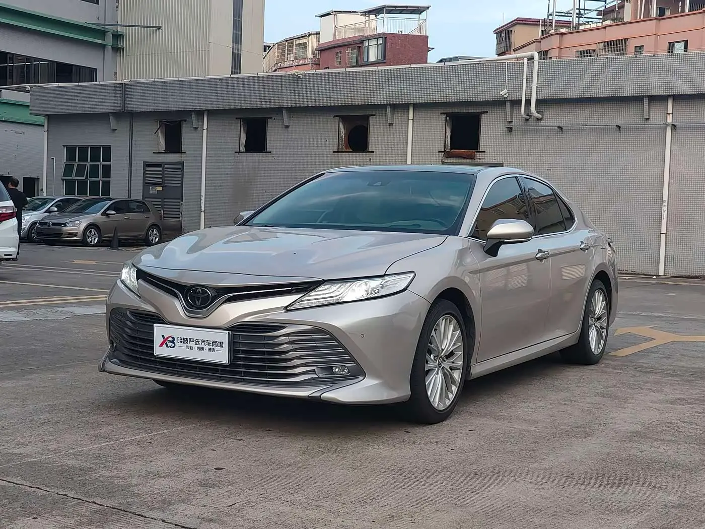 Toyota Camry 2019 — Фото 1/16