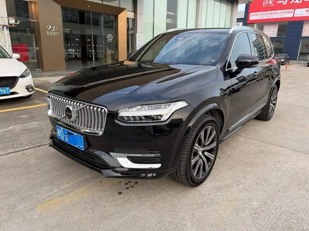 Volvo XC90 2023 — Фото 1/9