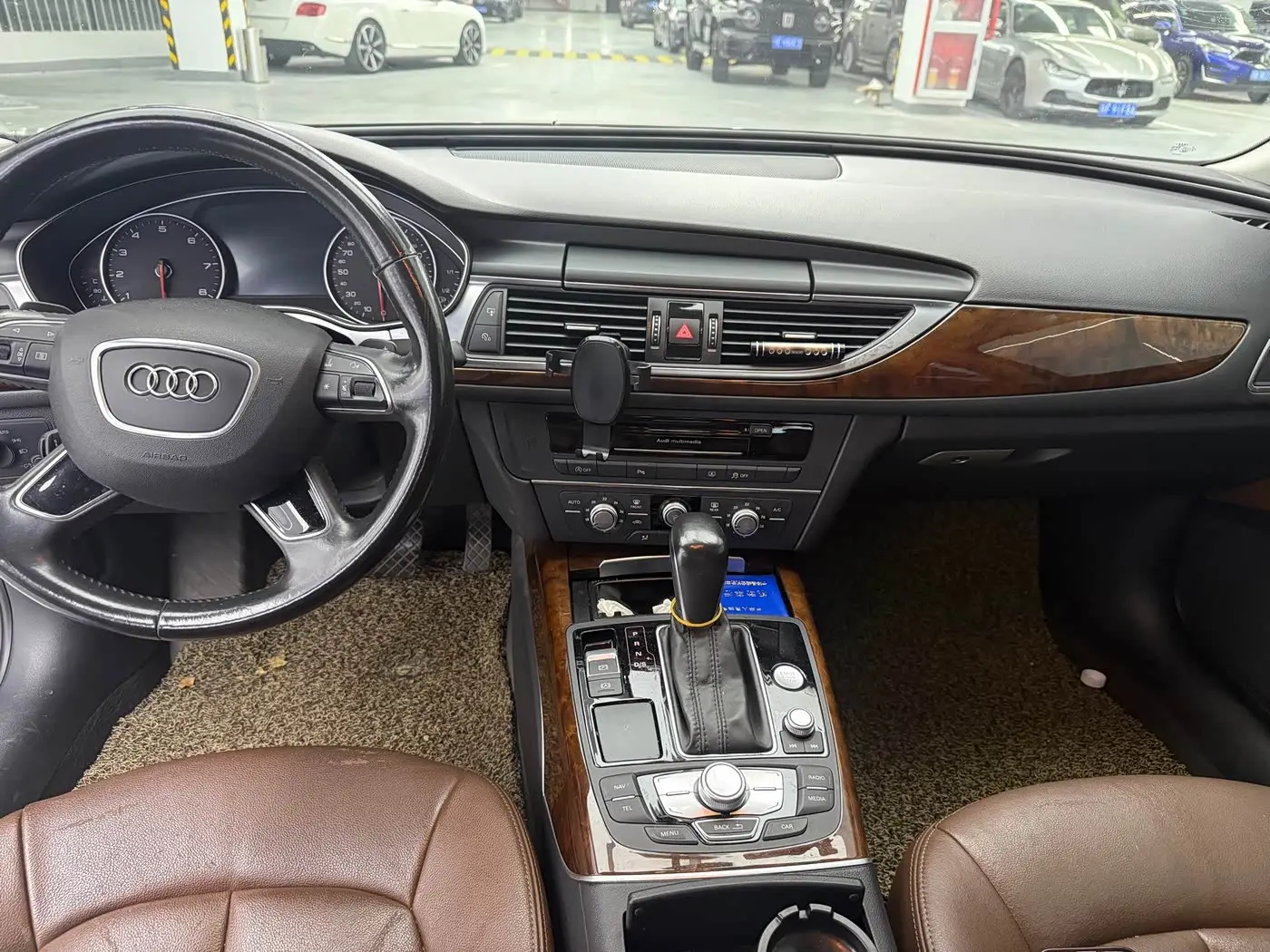 Audi A6L 2016 — Photo 8/15