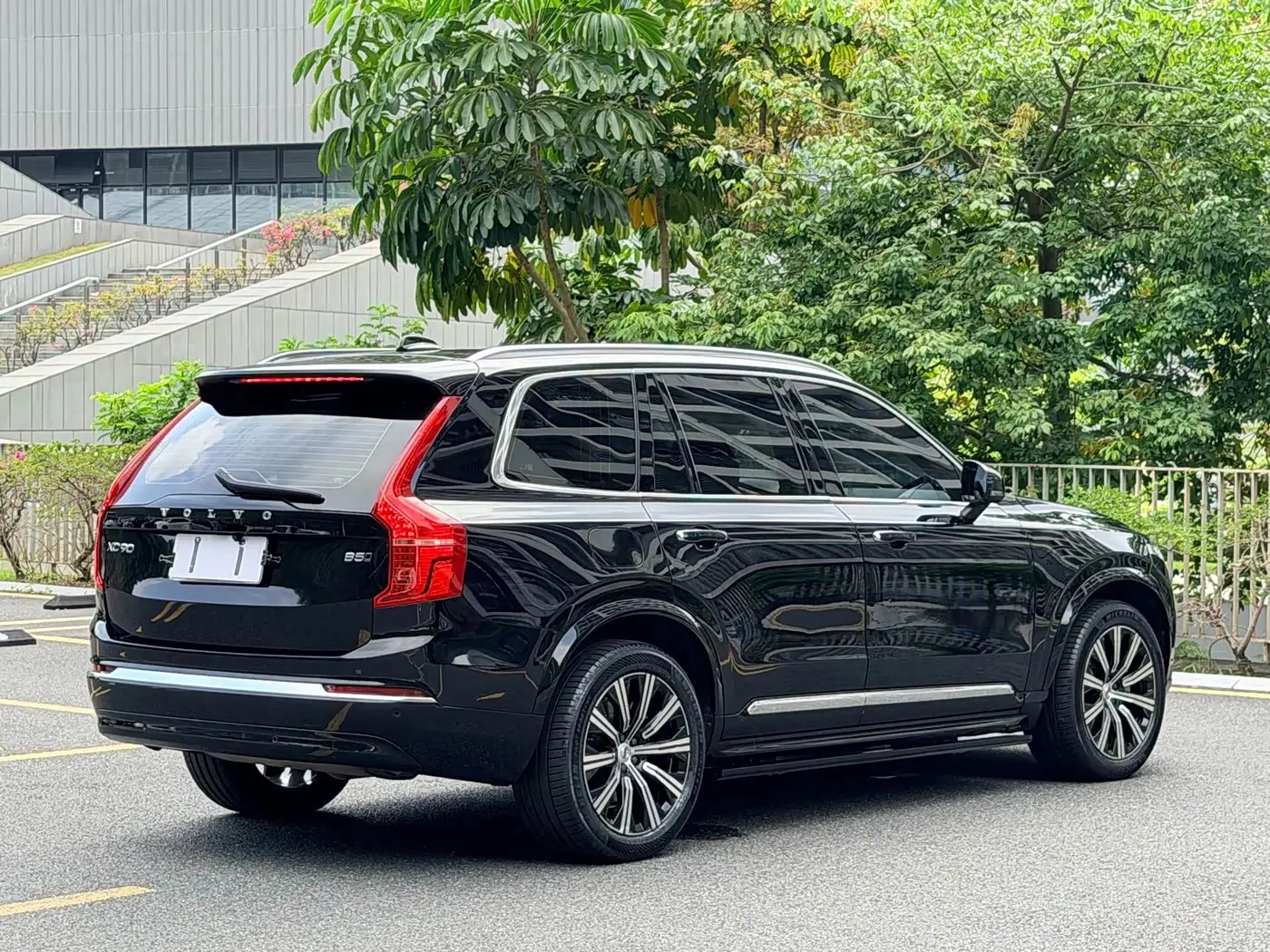 Volvo XC90 2023 — Фото 7/20