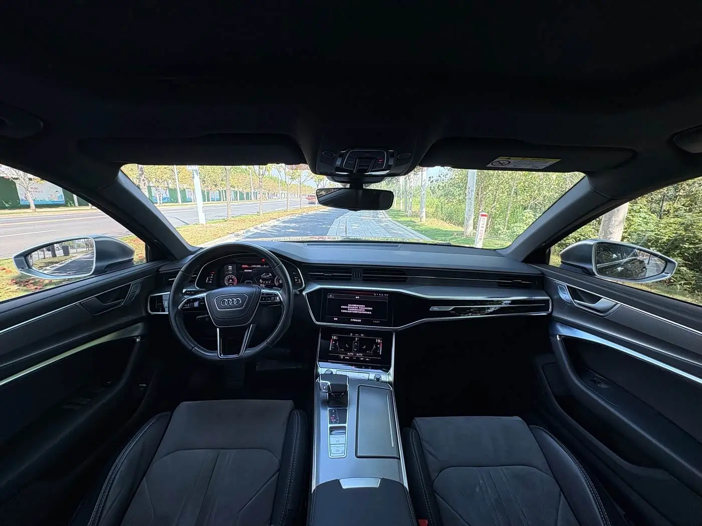 Audi A6L 2023 — Photo 14/17