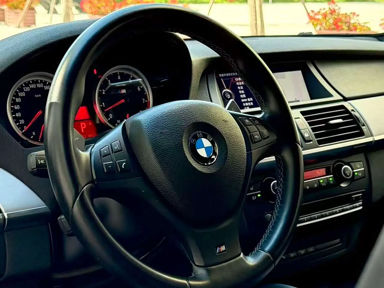 BMW X5 M 2012 — Фото 9/15