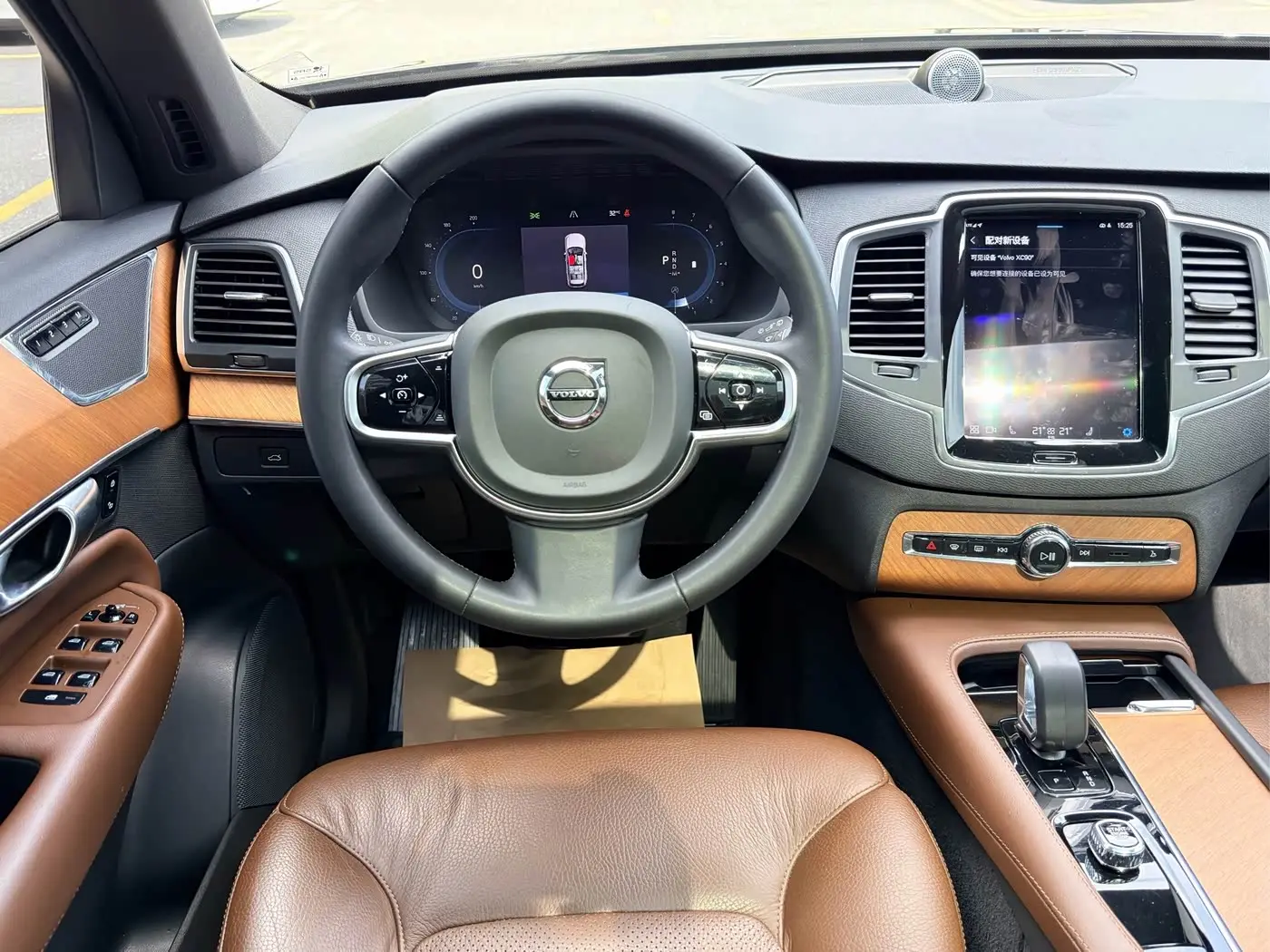 Volvo XC90 2023 — Фото 19/20