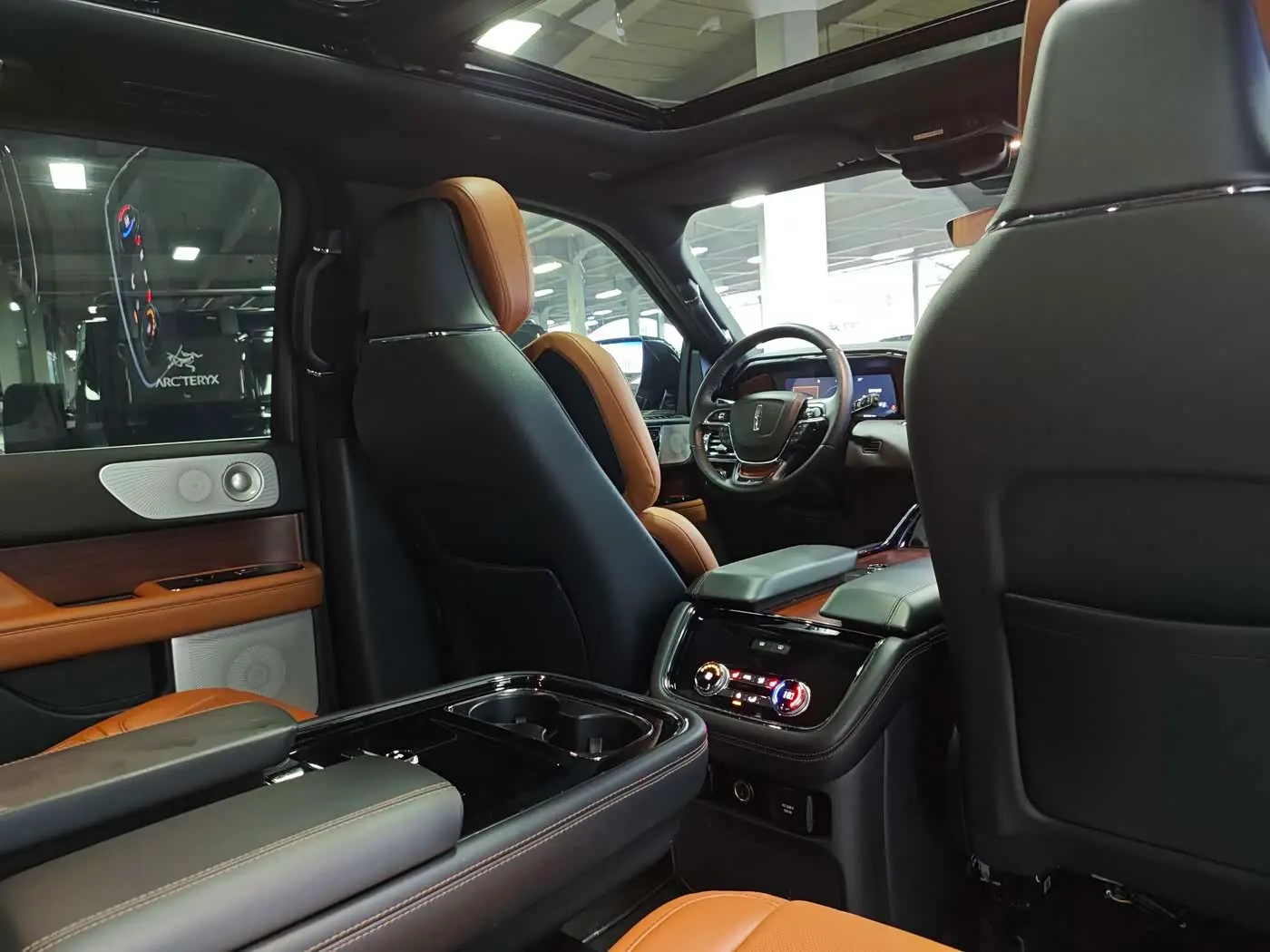 Lincoln Navigator 2021 — Photo 5/17