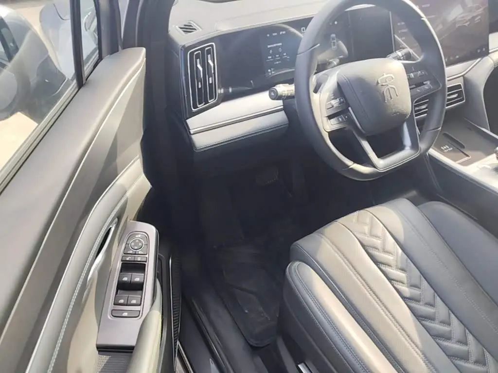 BYD Song L DM-i 2025 — Фото 16/20