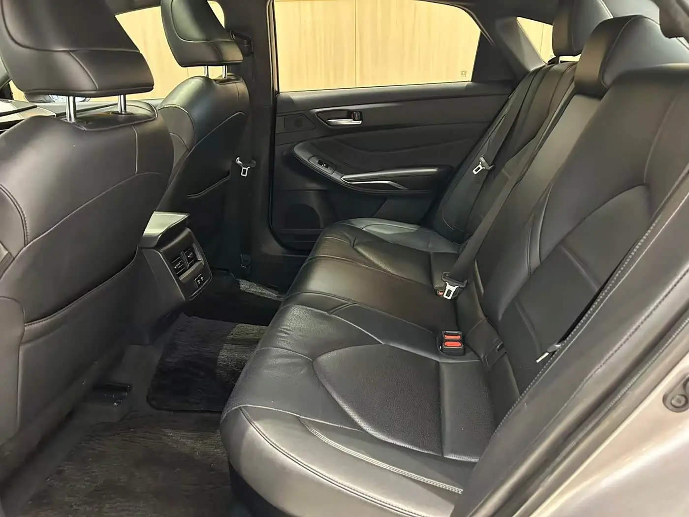 Toyota Avalon 2019 — Фото 12/18