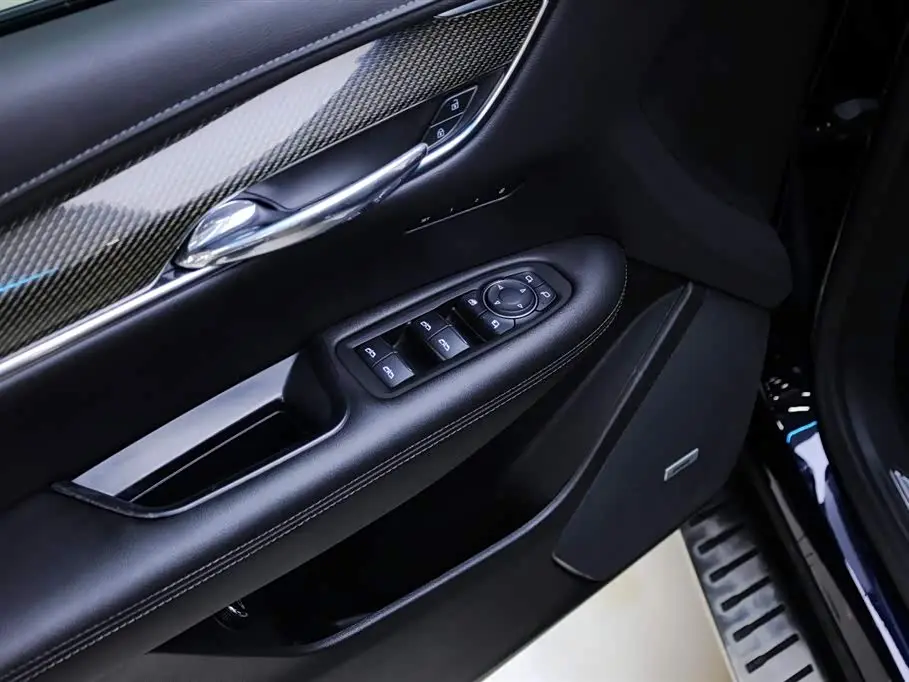 Cadillac XT5 2021 — Şəkil 16/20
