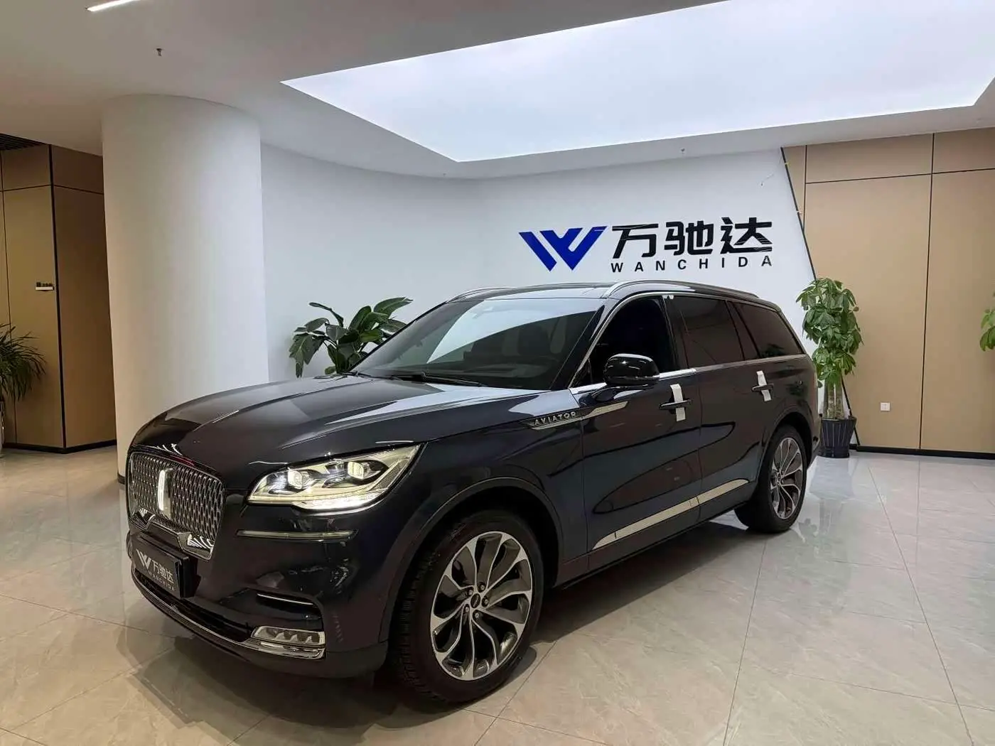 Lincoln Aviator 2021 — ფოტო 2/12