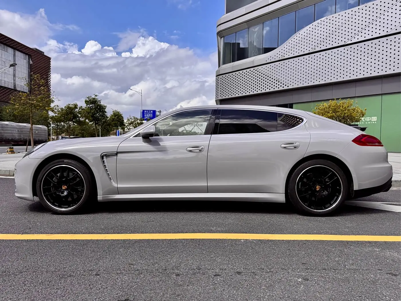 Porsche Panamera 2016 — Фото 7/20