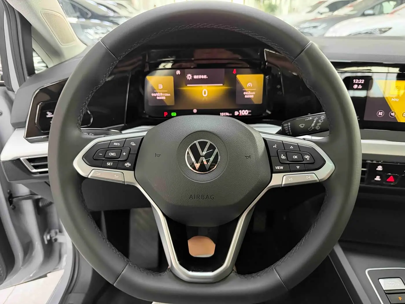 Volkswagen Golf 2023 — Photo 11/20