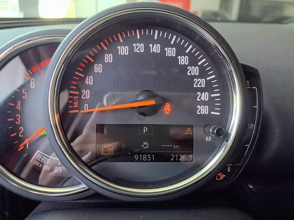 MINI CLUBMAN 2018 — Фото 12/20
