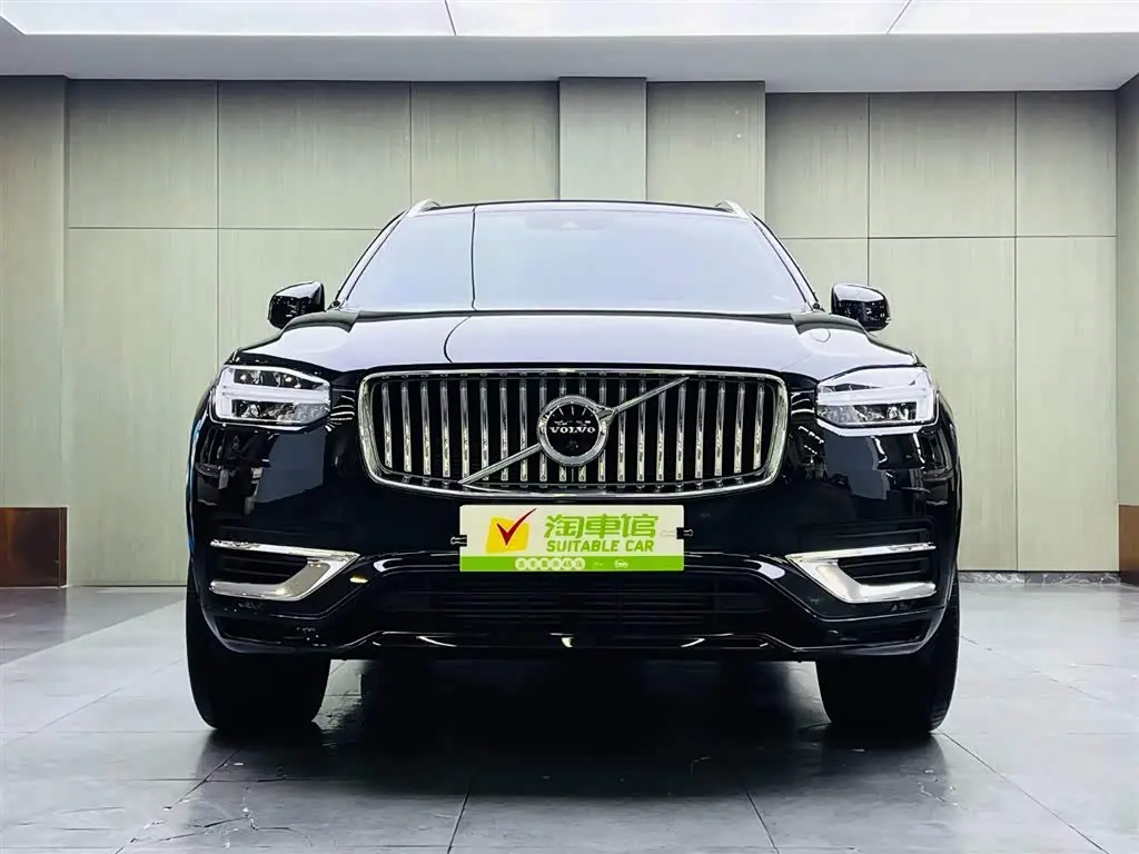 Volvo XC90 Plug-in Hybrid 2022 — Фото 2/16