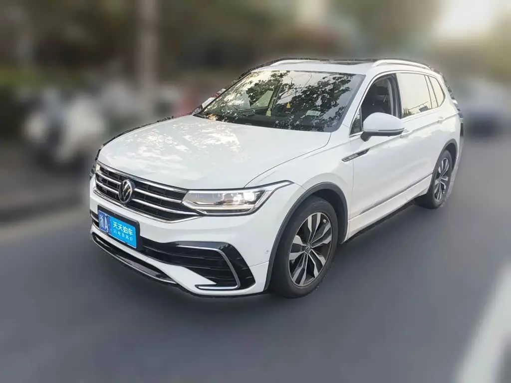 Volkswagen Tiguan L 2022 — Фото 1/15