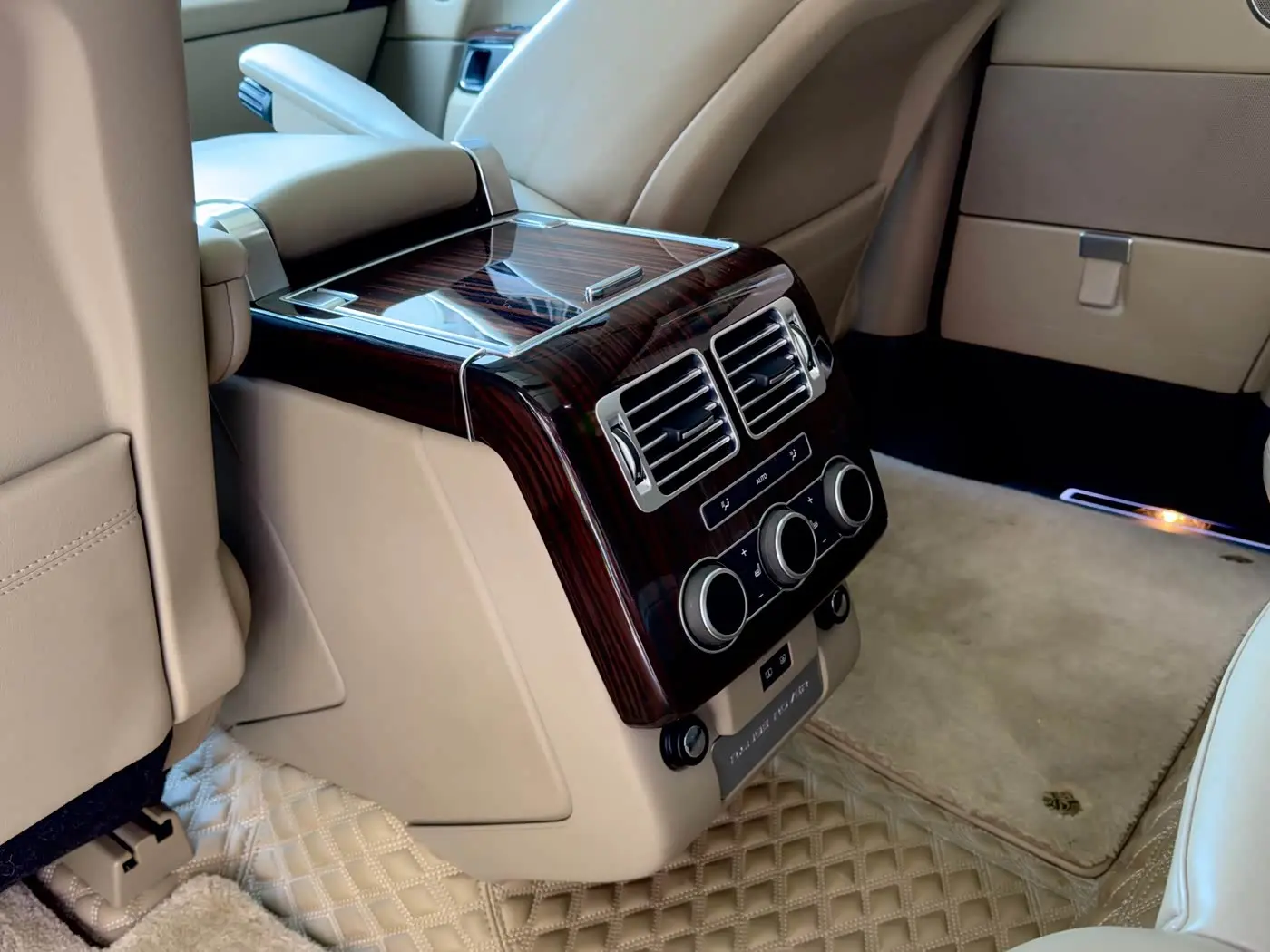 Land Rover Range Rover 2017 — Photo 10/20